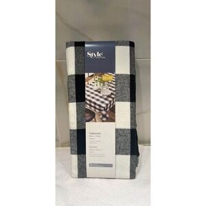 00102 - Style Selections Blk/Wht Buffalo Ck Tablecloth 60x 102 Rectangular – New